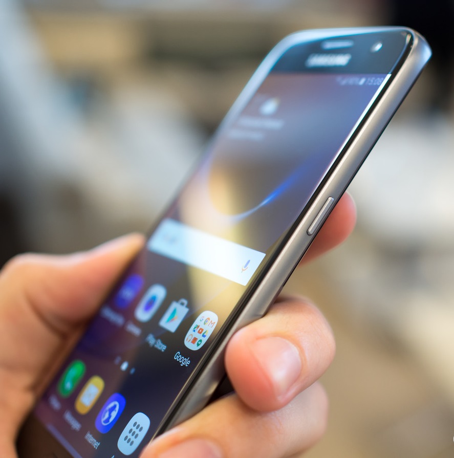 Top 10 Amazing Features Of Samsung Galaxy S7 3