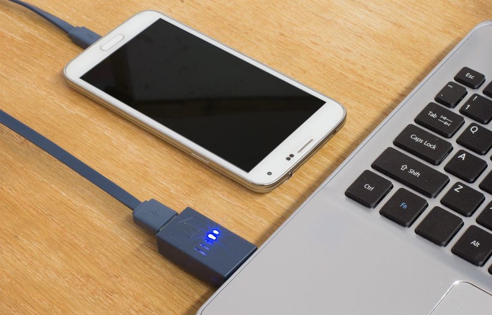 Charge your smartphone with laptop 